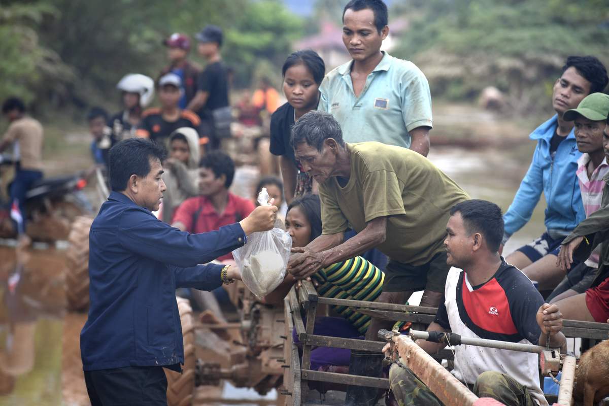 帮助灾民(Help the Victims of Natural Calamities)