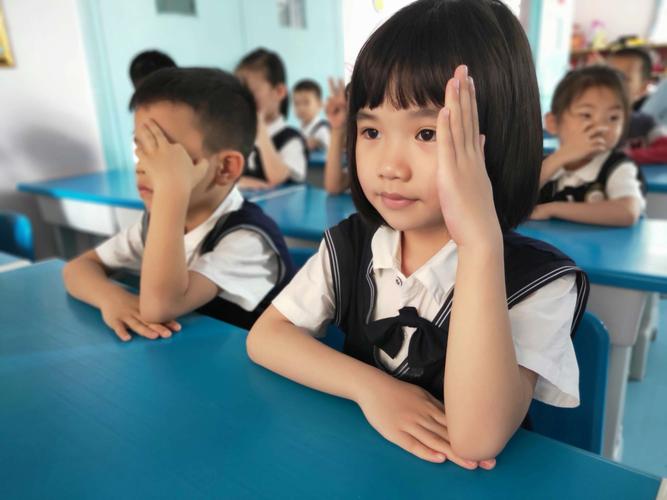 学前班的幼儿评语怎么写