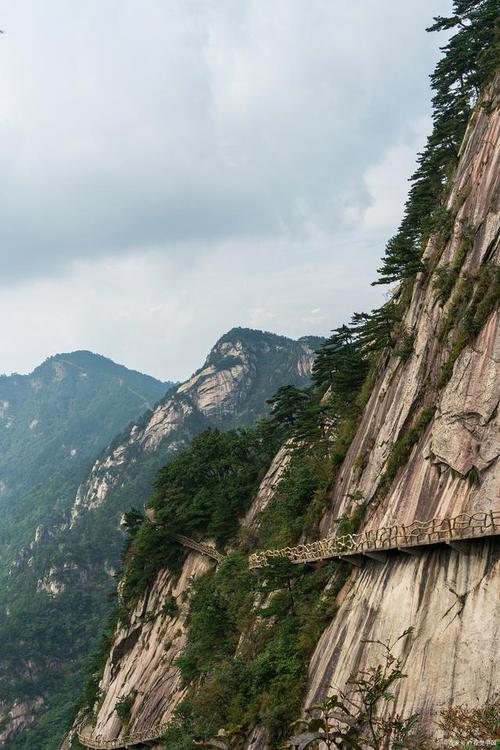 有关泰山的导游词