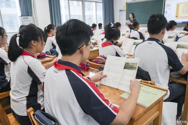 2022初中中等学生评语