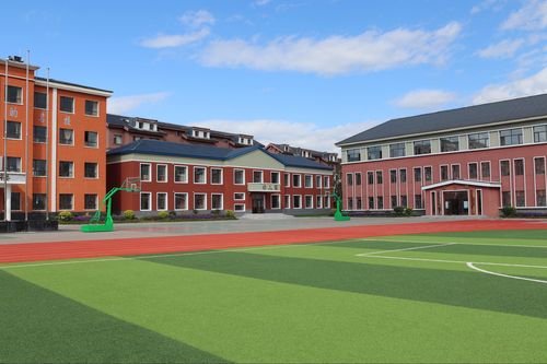 2024年学校安全工作自查报告