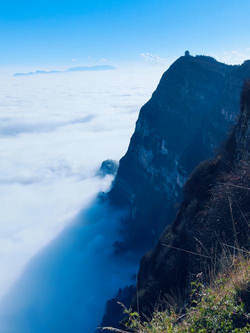 峨眉山金顶的导游词