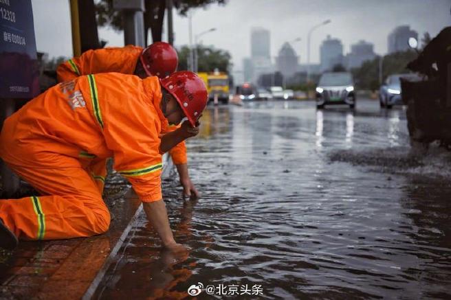 学校防暴雨逃生方案