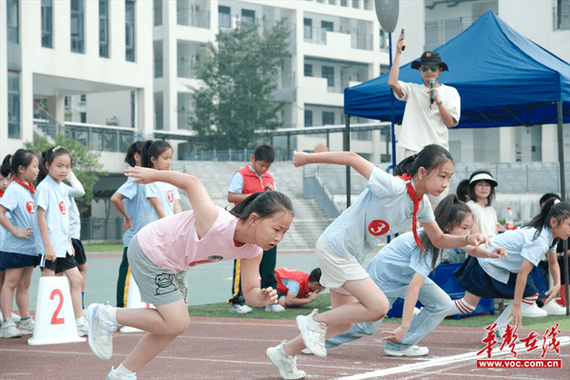 小学生运动会投稿20字